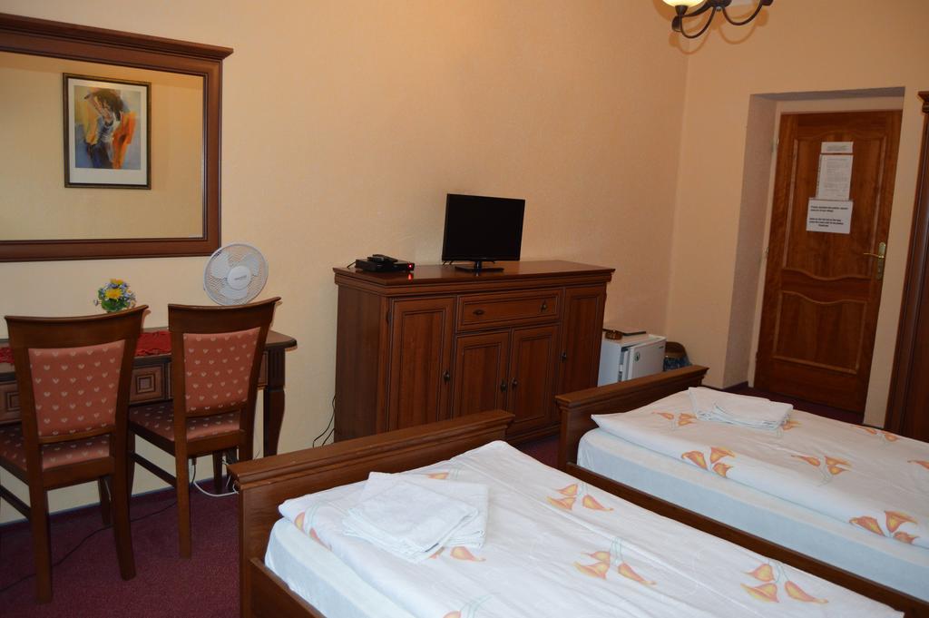 Hotel Paradise Ostrava Habitación foto